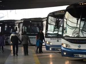 Tensión por el transporte interurbano: empresarios piden aumento y la Provincia intenta frenarlo