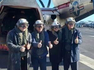 El presidente Milei visitó el portaaviones USS Nimitz en el Atlántico Sur