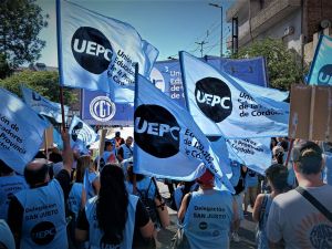 Docentes definen el lunes si aceptan la oferta salarial del Gobierno provincial