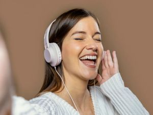 Día Mundial de la Voz: consejos y hábitos esenciales para el cuidado de la salud vocal