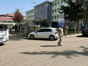 Antiguo alumno desata tiroteo en una secundaria de Turquía: hay 16 heridos