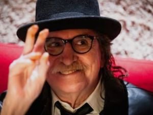 Operaron del riñón a Charly García y continúa internado en recuperación