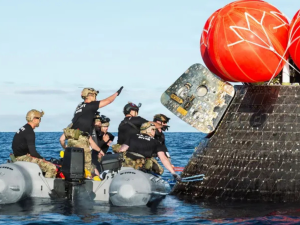 Así fue el rescate de los astronautas tras el amerizaje de la cápsula Orión