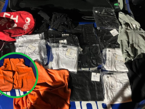 Detuvieron a un naranjita tras un robo en el Cerro de las Rosas: recuperaron toda la mercadería