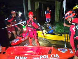 Villa Dolores: creció el río Los Sauces, hay viviendas anegadas y evacuados en Piedra Pintada