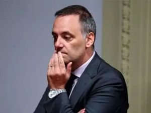 Investigan a Manuel Adorni: levantan su secreto fiscal y bancario por su patrimonio