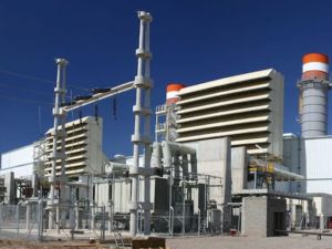 Un trabajador cayó desde altura en una usina y sufrió fracturas y traumatismo de cráneo