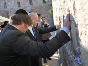 Milei cierra su gira en Israel bajo la sombra de una posible guerra entre EE. UU. e Irán