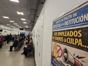 Médicos de PAMI realizan un paro por 72 horas y habrá movilización el miércoles