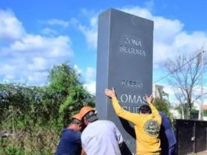 Villa Allende instala portones para frenar la inseguridad y crece la polémica vecinal