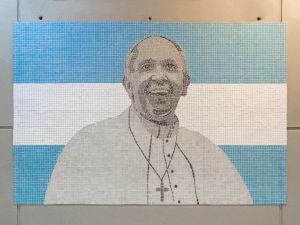 El Subte inaugura un mural en homenaje al Papa Francisco a un año de su fallecimiento