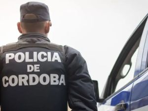 Investigan un confuso episodio en Córdoba: un policía fue baleado y permanece internado