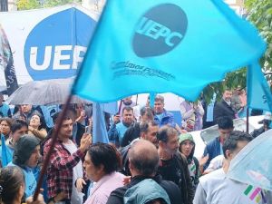 Tensión entre docentes en Córdoba: incidentes durante la negociación salarial de UEPC