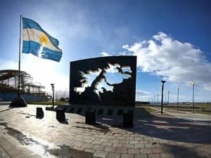 EE.UU. evalúa cambiar su postura en medio de tensiones con Reino Unido