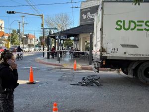 Tragedia en Bell Ville: murió una niña de 13 años tras un choque entre una bicicleta y un camión