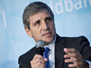 Luis Caputo anticipó que la inflación de marzo superará el 3% y bajará desde abril