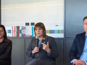 Bullrich en Córdoba respaldó el principio de inocencia en medio de la investigación judicial del caso Adorni