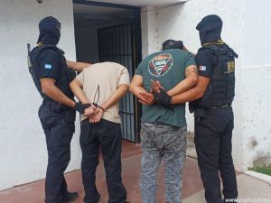 Arrestan a un miembro de la Policía Federal en operativo antidrogas en Cruz del Eje