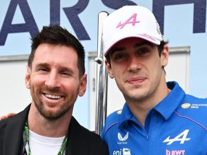 Lionel Messi visitó a Colapinto en el paddock de Miami y se robó todas las miradas