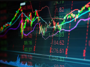 Acciones argentinas suben con fuerza tras mejora de Fitch y baja del riesgo país hoy