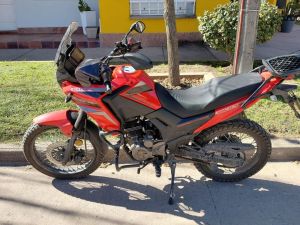 Accidente en Colonia Caroya: un joven motociclista fue hospitalizado tras un choque