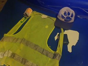 Detienen a un “naranjita” por amenazar a conductores en barrio Alto Palermo