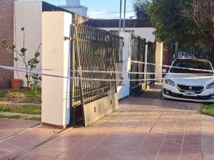 Tragedia en Córdoba: una nena de 5 años murió al caerle un portón de hierro