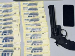 Detienen a un joven en Villa Argentina por intentar pagar con billetes falsos