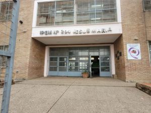 Tragedia en Jesús María: muere una estudiante tras caerle un arco de fútbol