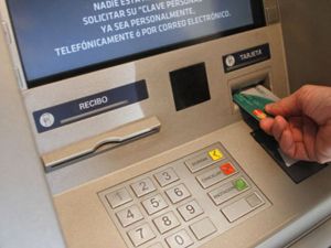 Rechazan amparo de un policía contra descuentos excesivos en su cuenta sueldo