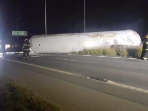 Un camión que transportaba gas chocó en la autopista Córdoba-Rosario: hay un muerto