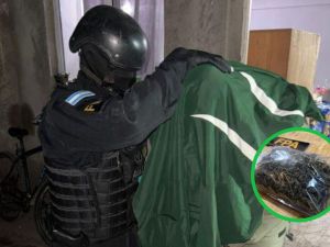Unquillo: caen tres vendedores de droga y secuestran más de mil dosis