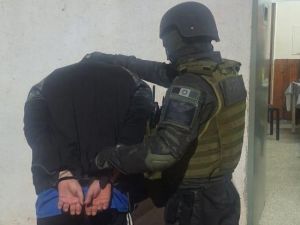 Cayó un narcomenudista de 23 años tras un operativo: secuestraron drogas y dinero