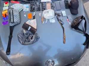 Detuvieron a una pareja tras un operativo con secuestro de drogas y dinero
