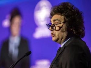 Milei cargó contra los medios en el Latam Economic Forum y defendió el rumbo económico