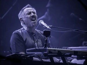 Alejandro Lerner llega a Córdoba con un show cargado de clásicos
