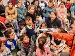 El clima de tu barrio: instalan estaciones en escuelas para investigaciones estudiantiles