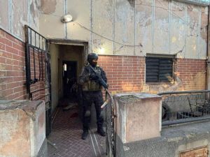 General Bustos: dos detenidos y secuestro de estupefacientes y dinero tras allanamiento