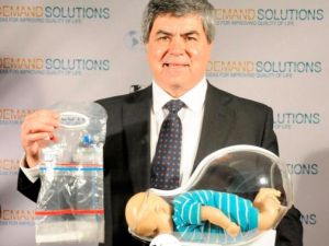 Un mecánico argentino creó un dispositivo que revoluciona los partos difíciles