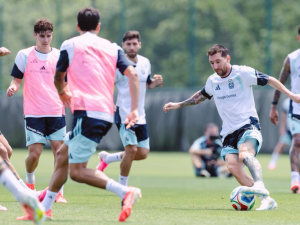 A horas del estreno mundialista, la Selección recupera piezas clave para el debut