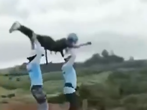 Tragedia en Brasil: una joven murió tras ser lanzada al vacío sin protección adecuada