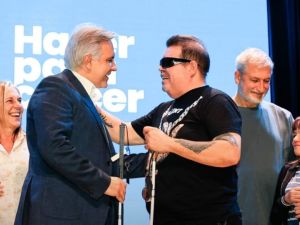 Córdoba: entregan dispositivos tecnológicos a 200 personas con discapacidad visual
