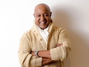 Falleció Peabo Bryson, la voz de los clásicos de Disney, a los 75 años de edad