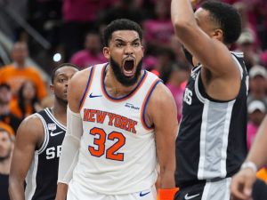 Los Knicks golpean primero ante los Spurs en el arranque de las Finales de la NBA