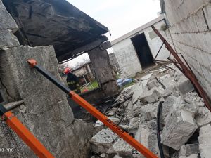 Arias: investigan la explosión de una garrafa tras un incendio con una mujer herida