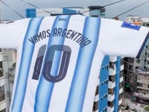 Bangladesh sorprende con una camiseta gigante en apoyo a la Selección argentina