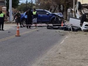 Iban a disputar un partido de fútbol y murieron en un choque provocado por una camioneta que huía de un control