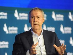 Schiaretti pidió la salida de Adorni y lo acusó de haber engañado a la ciudadanía