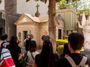 Recorridos con historia: el Cementerio San Jerónimo homenajea a mujeres que marcaron la identidad de Córdoba