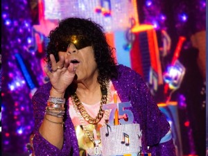 La Mona Jiménez festejó sus 75 años junto a una multitud en una nueva edición del Festival Bum Bum